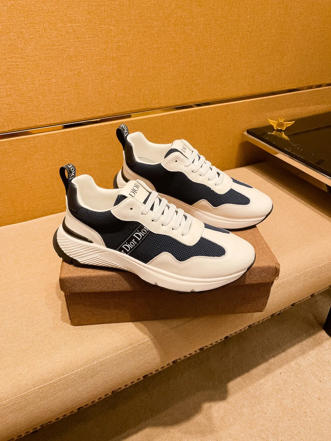 🚘🚘Factory batch 460💰🔥[Dior]🔥Men's high-end brand of shoes official website 1:1 latest masterpiece: the upper is made of Italian imported first-layer cowhide with a comfortable and breathable lining➕original non-slip and wear-resistant outsole🔥, making walking more convenient and comfortable! An exclusive new model, a stunning work, a beautiful 1:1 replica [color] compared to the official quality! Create a fashionable personality to set off your uniqueness! A must-have for trendy men! Classic🔥Size: 38-44 Color: 🔥 2⃣️colors available🔥